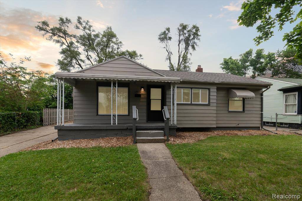 1918 Cherrylawn Drive, Flint, MI 48504