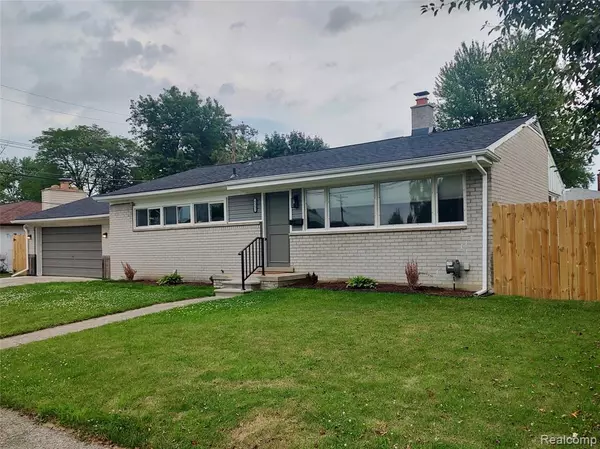 22252 Dale Allen Street, Clinton Twp, MI 48035