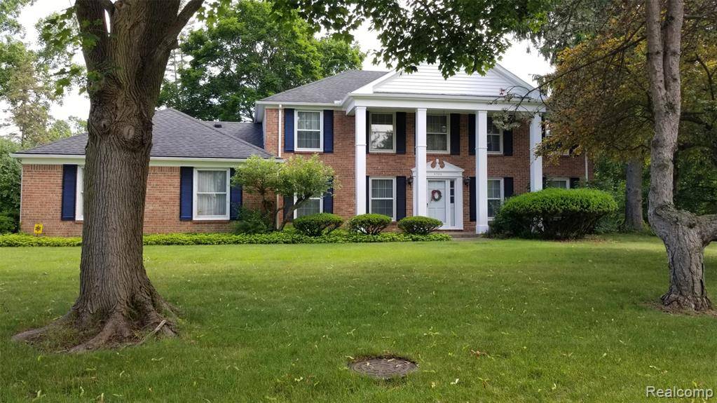 5396 Provincial Drive, Bloomfield Twp, MI 48302