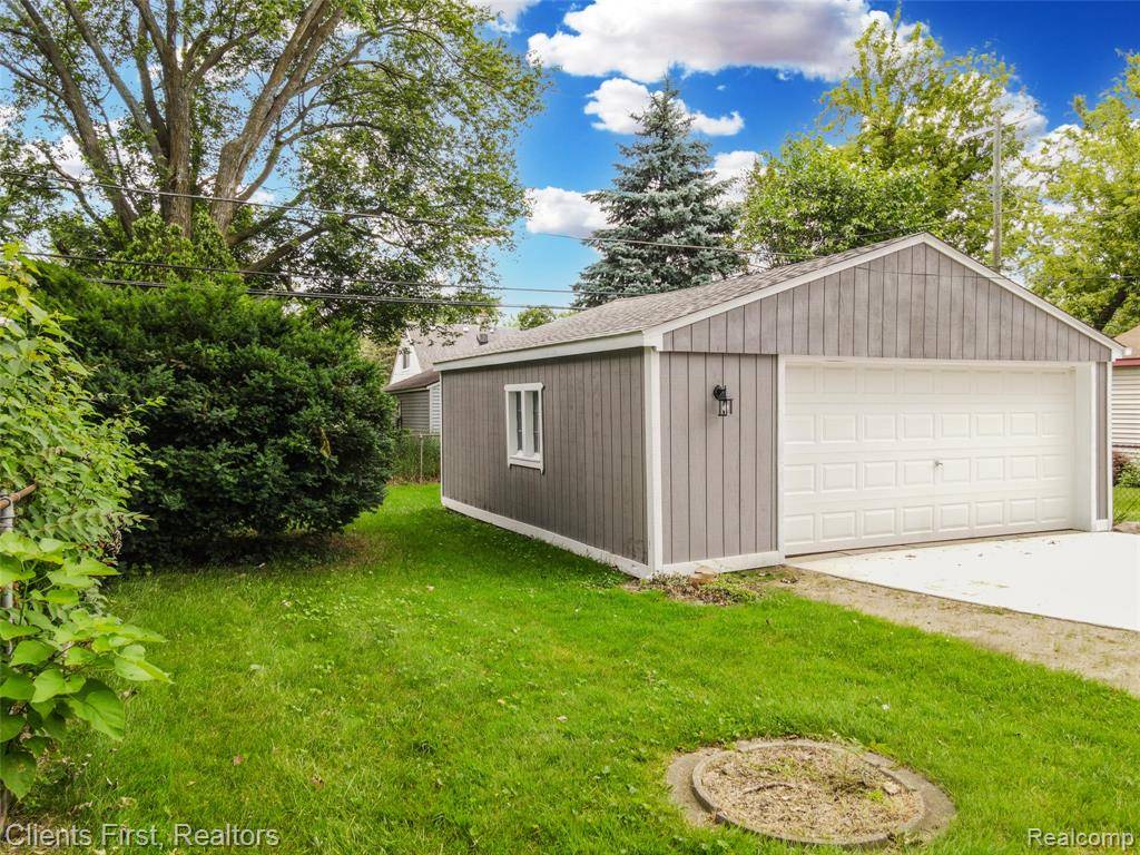 Redford Twp, MI 48240,18473 Olympia