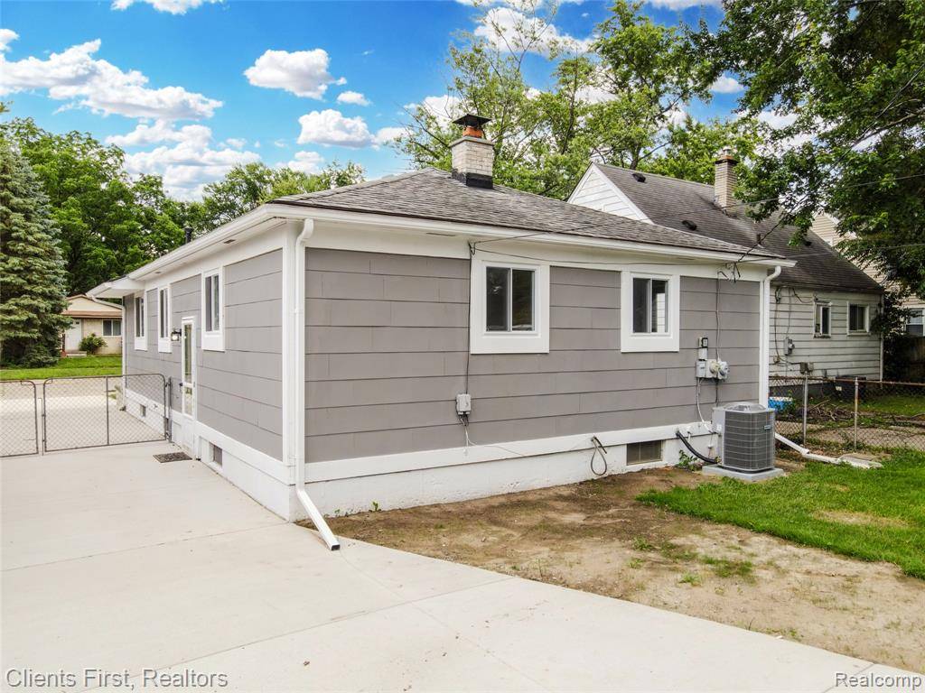 Redford Twp, MI 48240,18473 Olympia
