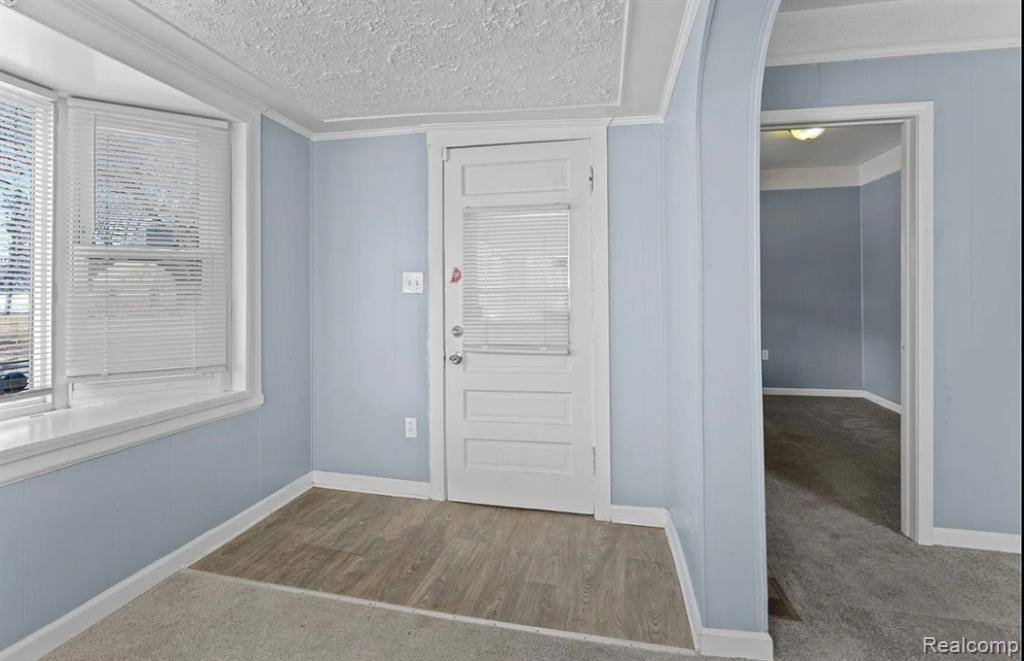 Eastpointe, MI 48021,21916 Oakwood Avenue