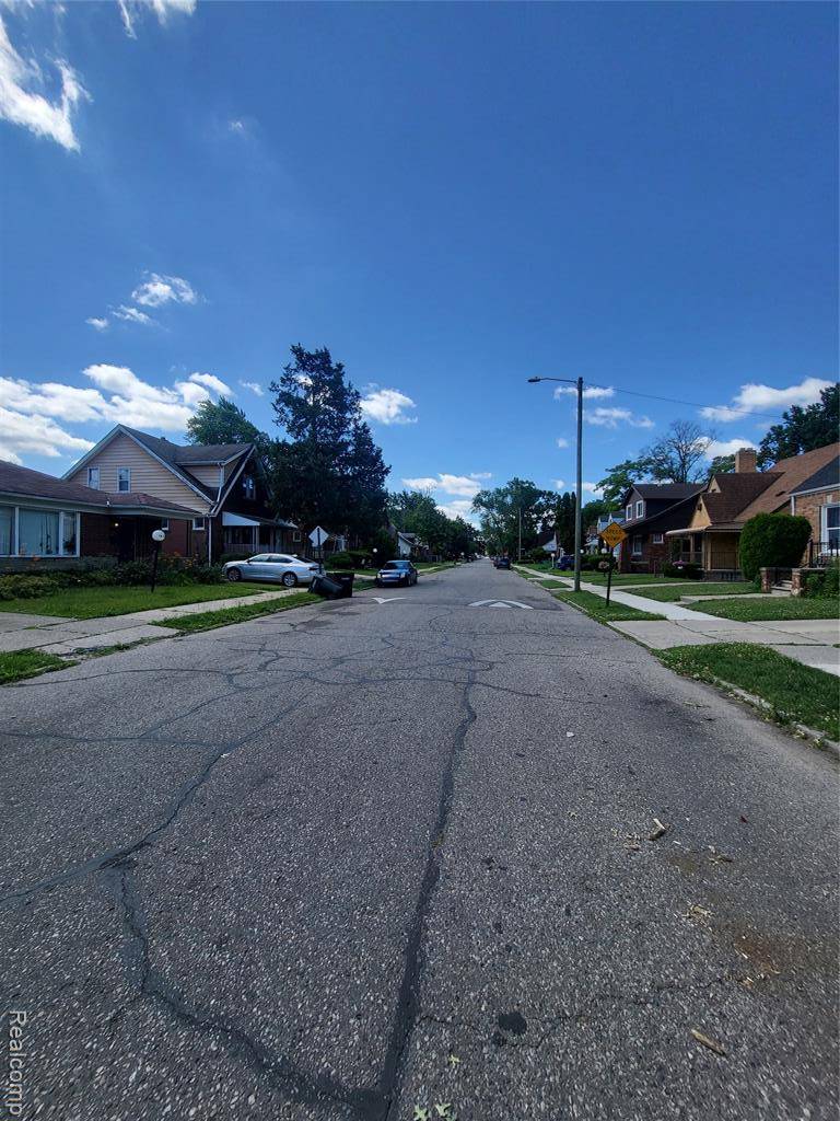 Detroit, MI 48235,16559 Sorrento Street