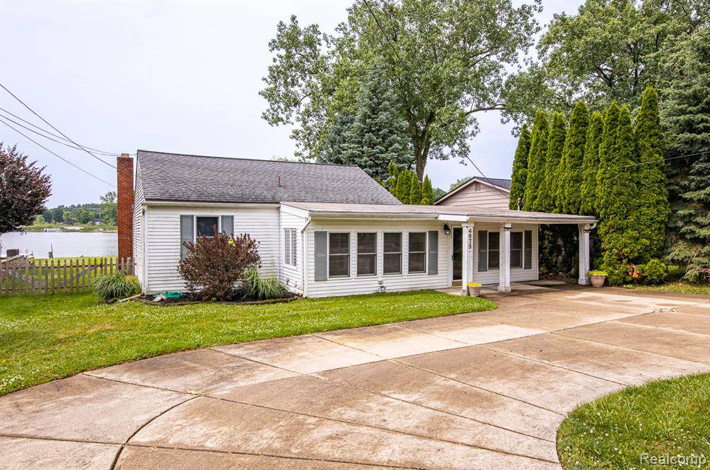 4675 Charest Avenue, Waterford Twp, MI 48327