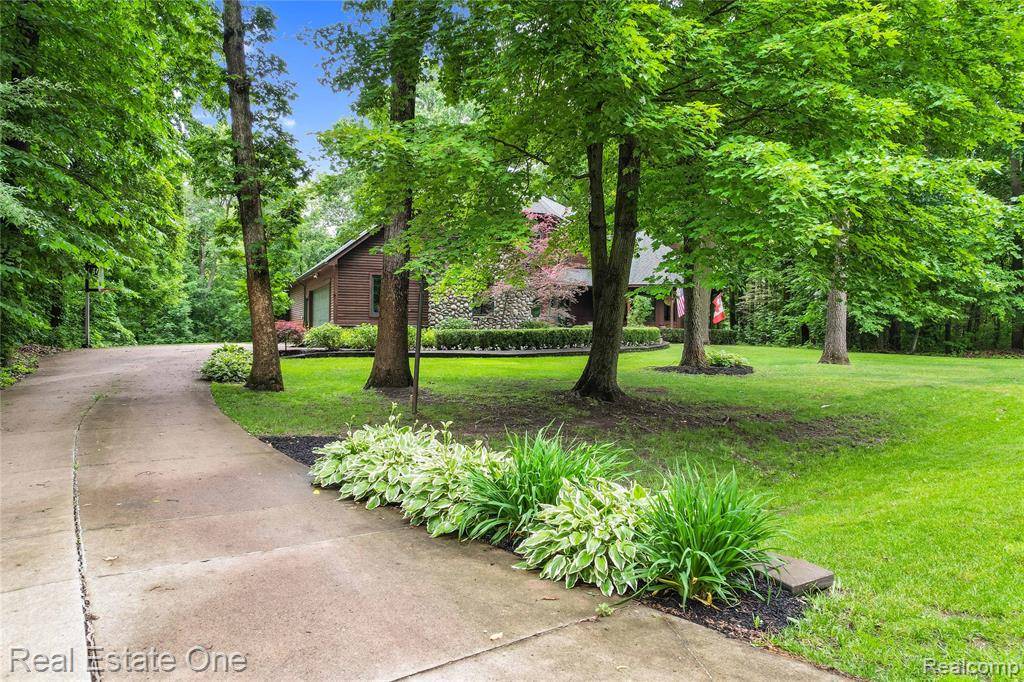 White Lake Twp, MI 48383,2300 Canyon Ridge Drive