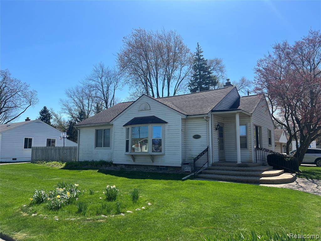 33573 Pardo Street, Garden City, MI 48135