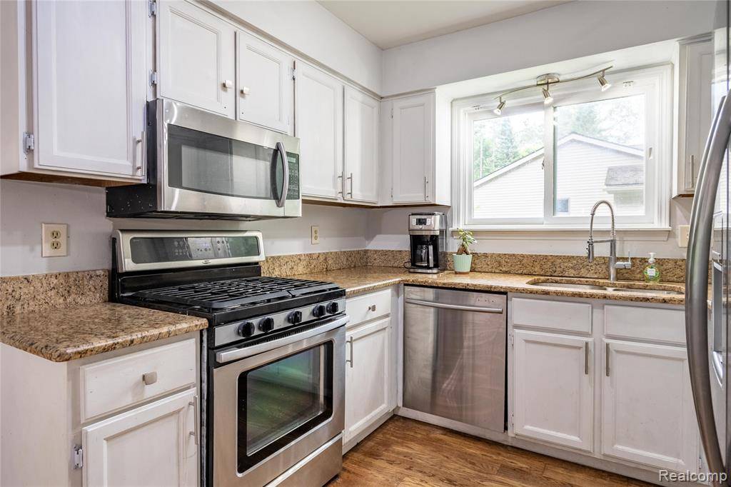 Commerce Twp, MI 48390,9268 Cumberland Court
