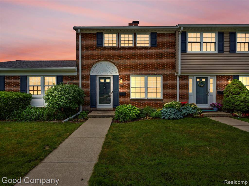 19614 Aqueduct Court, Northville, MI 48167