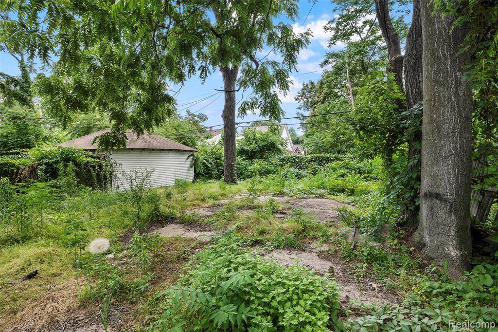 Detroit, MI 48235,16531 Ward Avenue