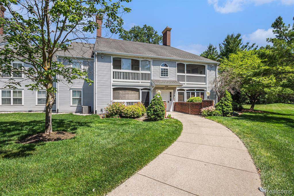 618 Curzon Court 103, Howell, MI 48843