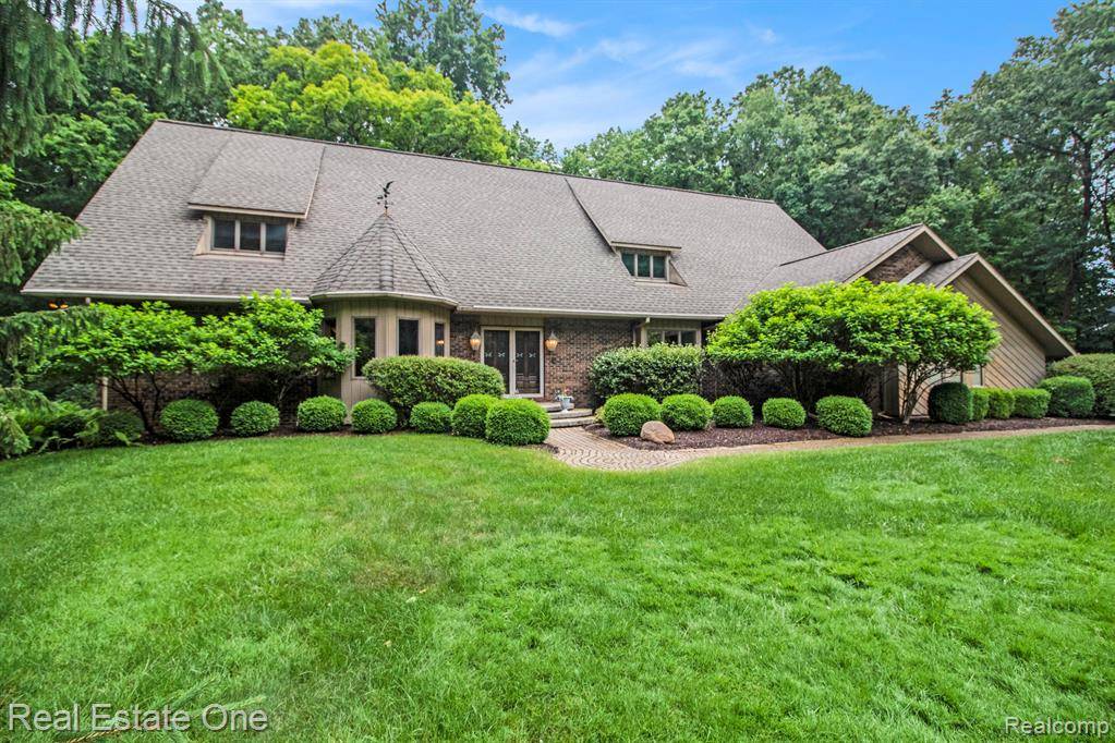 11921 Brandywine dr Drive, Brighton, MI 48114