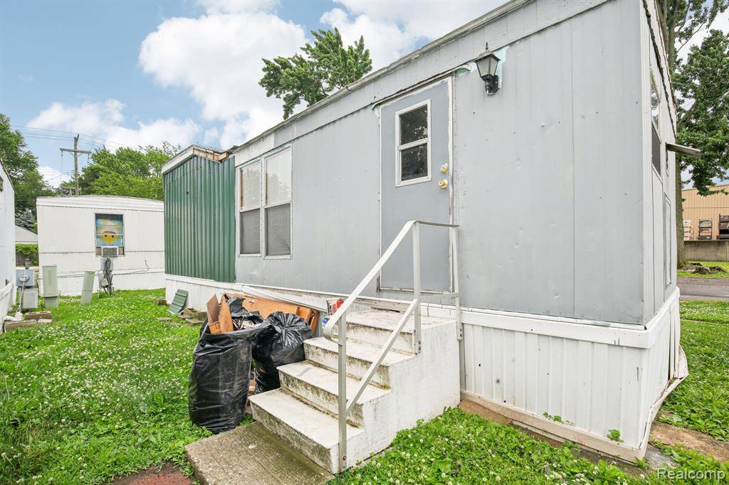 Warren, MI 48091,7062 Ready Avenue