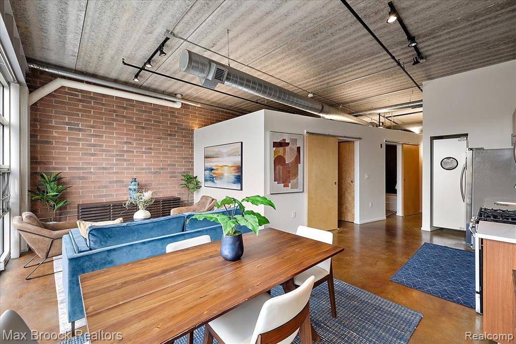 Royal Oak, MI 48067,333 E Parent Avenue 31