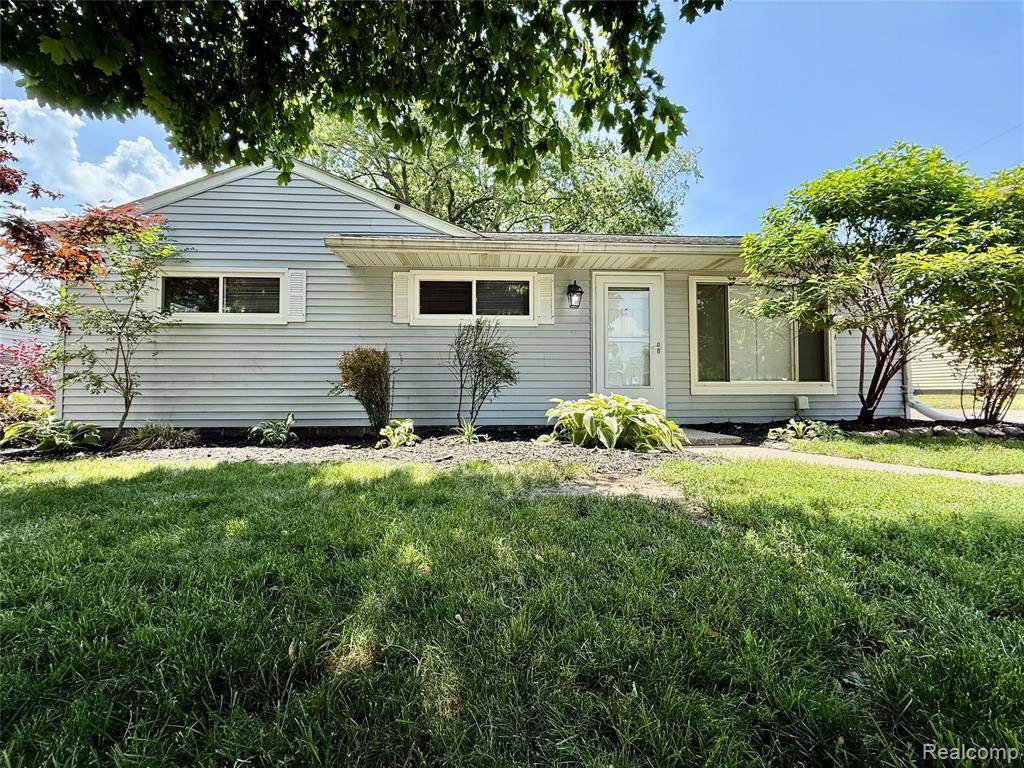 2526 Genes Drive, Auburn Hills, MI 48326