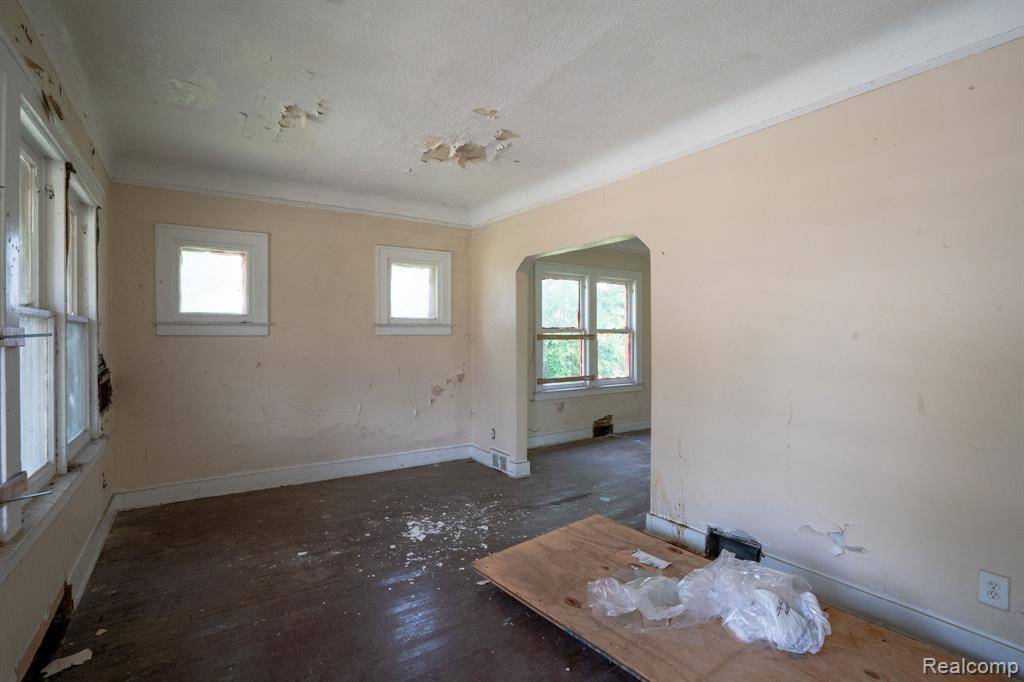 Detroit, MI 48221,16164 Turner Street