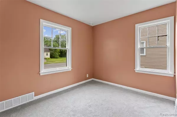 Detroit, MI 48219,16746 Bramell Street