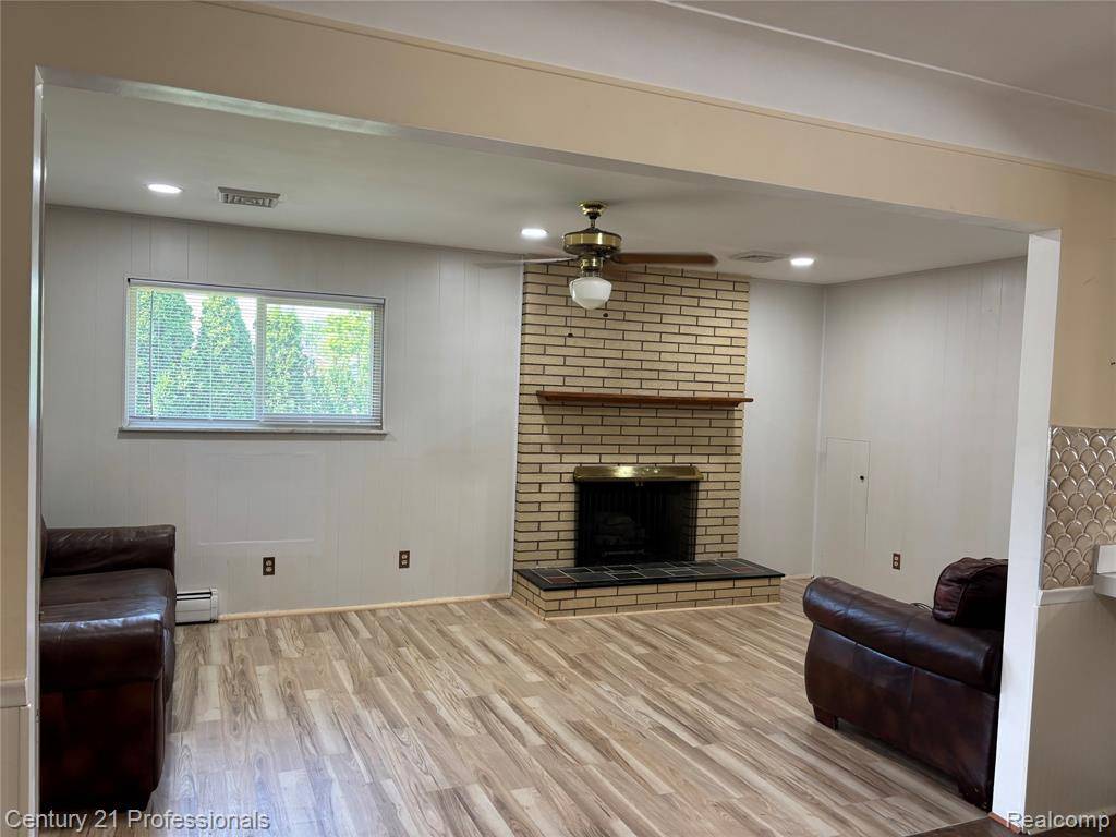 Center Line, MI 48015,8105 Busch