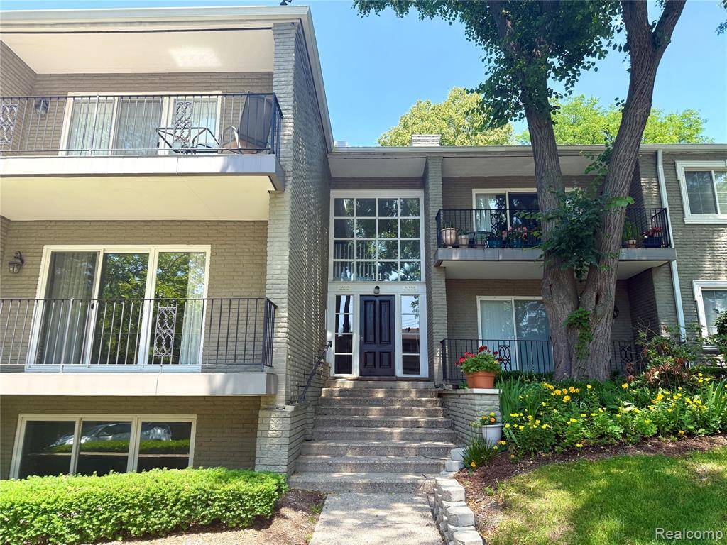 1111 Old Woodward Avenue 4, Birmingham, MI 48009