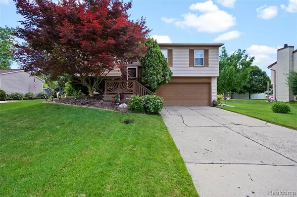23528 Londonderry, Novi, MI 48375