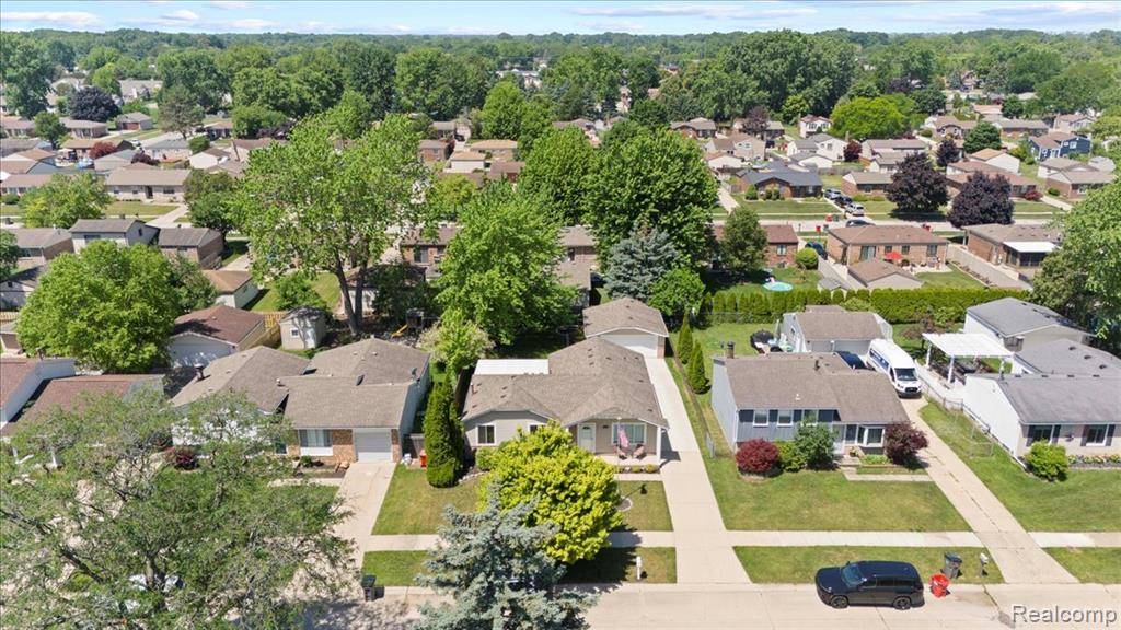 Clinton Twp, MI 48038,41615 Westmeath Circle