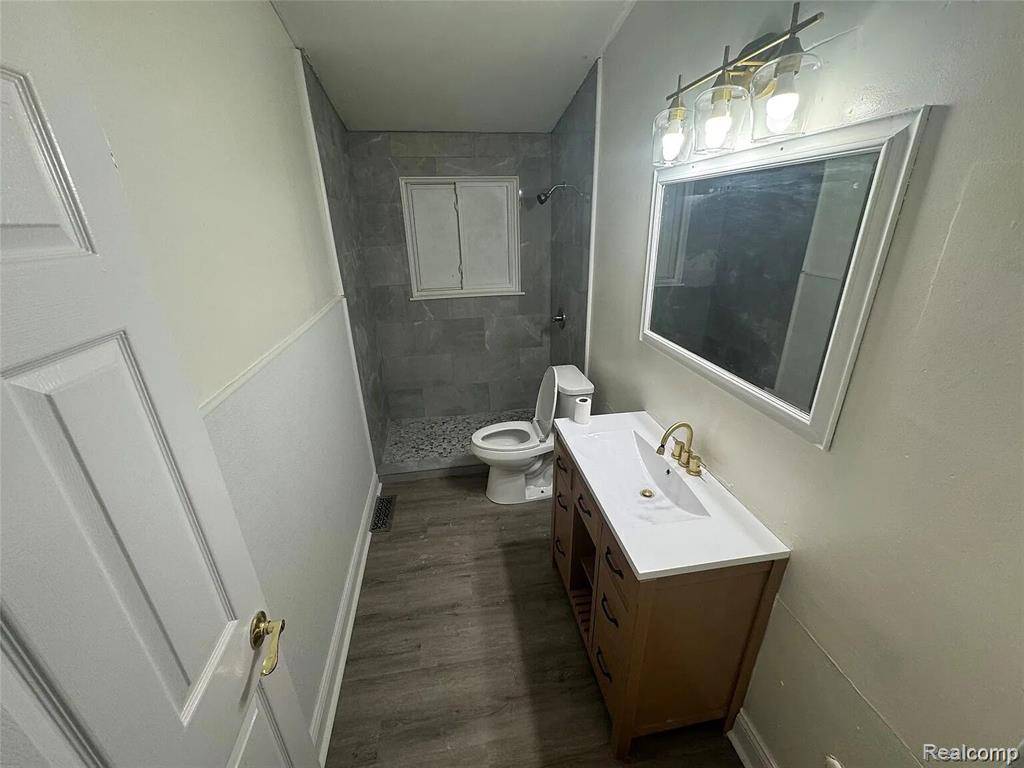Southfield, MI 48076,29592 FAIRFAX Street