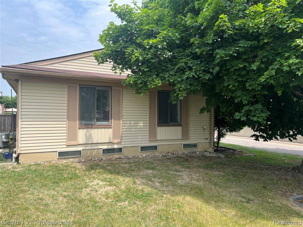 Troy, MI 48083,2924 Roundtree Drive