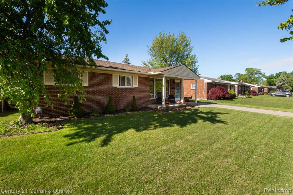 Livonia, MI 48154,31103 Roycroft Street