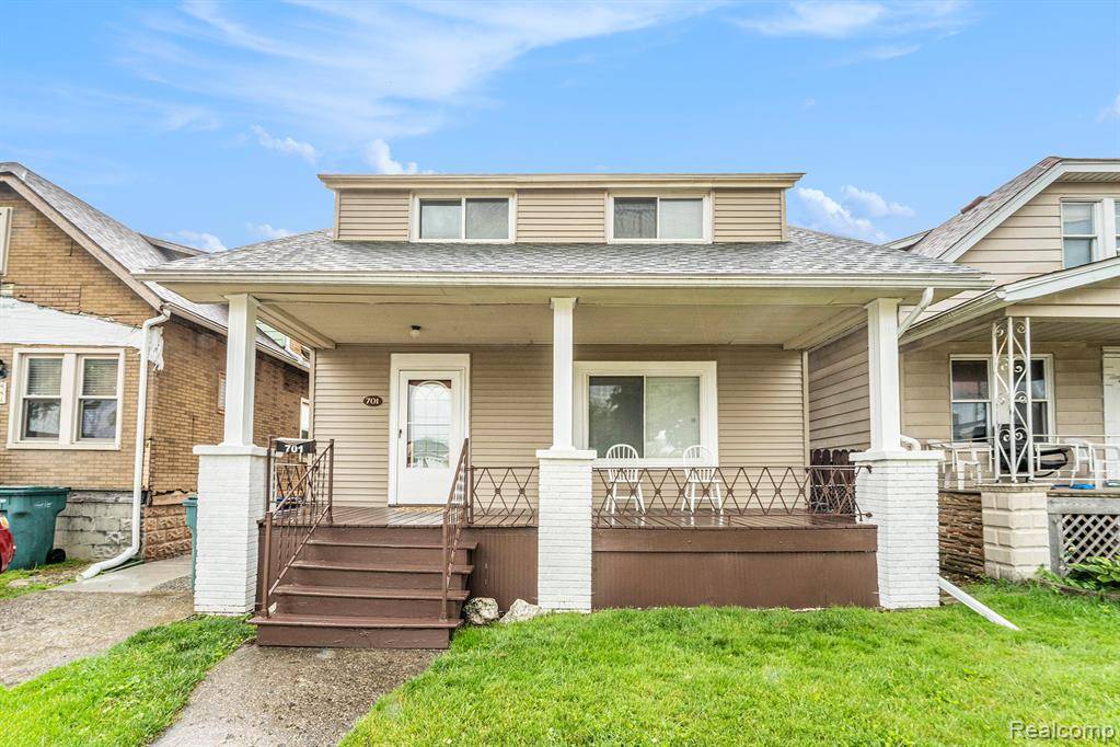 701 Cleophus Parkway, Lincoln Park, MI 48146