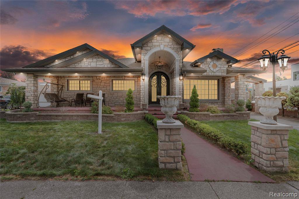 5632 Beaver Street, Dearborn Heights, MI 48127