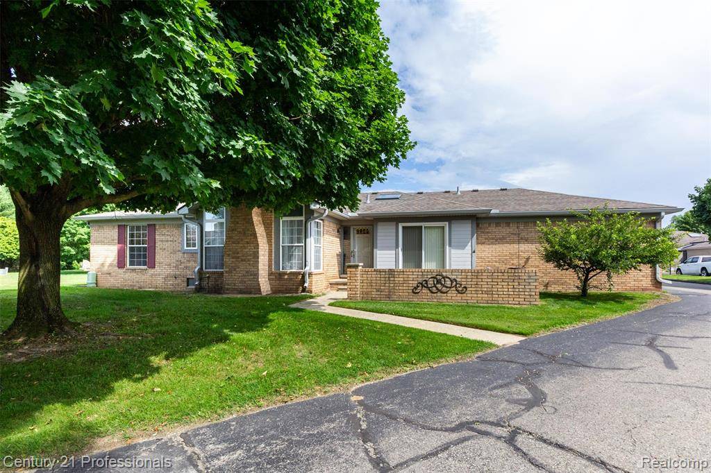 48726 Sturgis Court, Utica, MI 48315