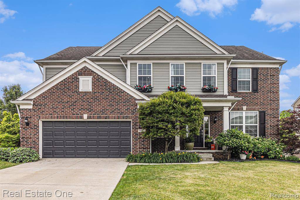 59141 Peters Barn Drive, South Lyon, MI 48178