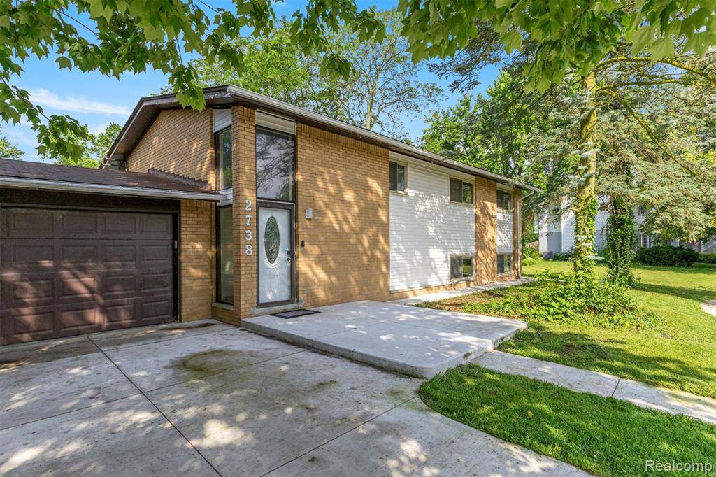 2738 BERRY Drive, Bloomfield Hills, MI 48304