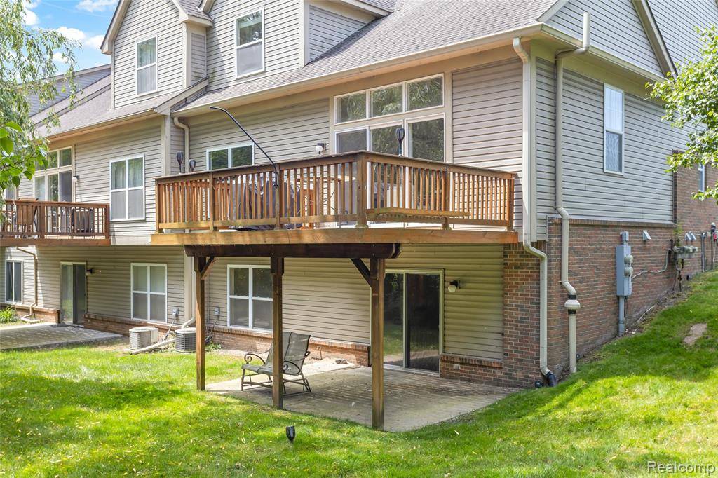 White Lake Twp, MI 48386,977 Sloane Court