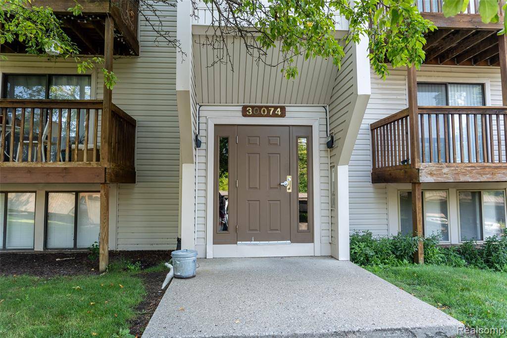Farmington, MI 48334,30074 W 12 Mile Road 110