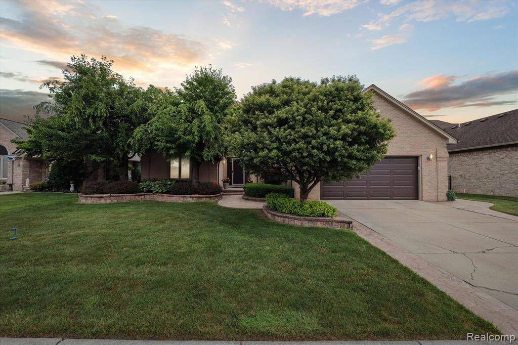 51798 Sequoya Drive, Macomb Twp, MI 48042