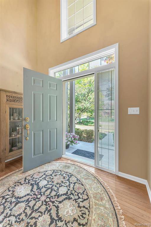 South Lyon, MI 48178,23397 Spy Glass Hill N