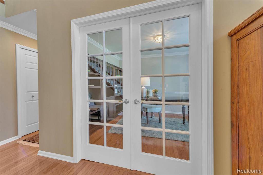 South Lyon, MI 48178,23397 Spy Glass Hill N