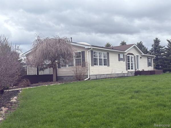 2652 Murphy Lake Rd, Rich Twp, MI 48760