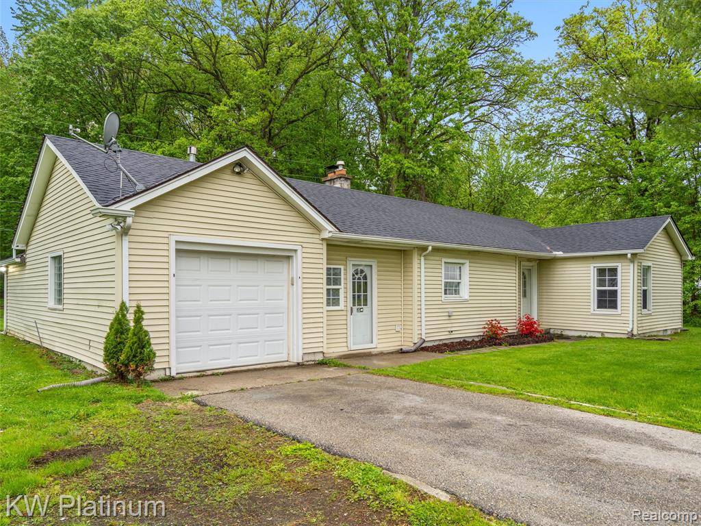 5220 County Line Road, Lenox Twp, MI 48048