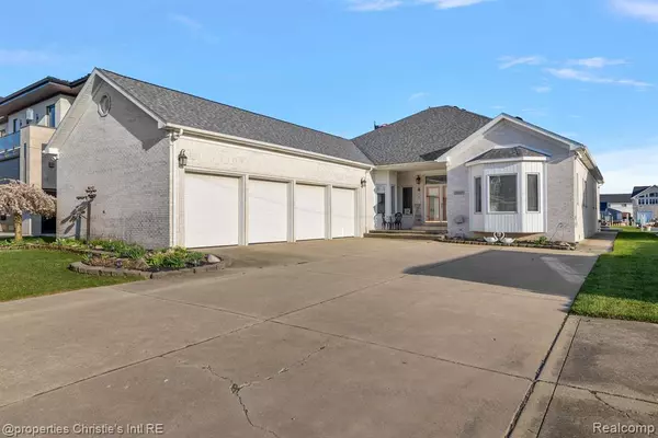 32560 N River Road, Harrison Twp, MI 48045