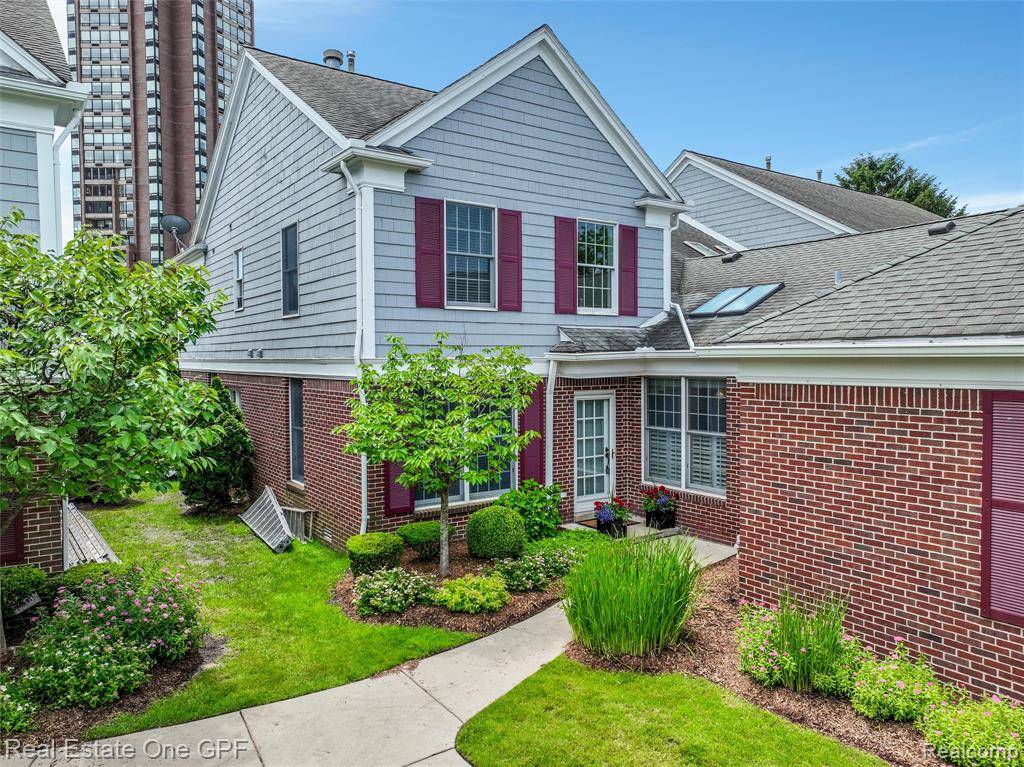 9002 Harbor Place Drive, St. Clair Shores, MI 48080
