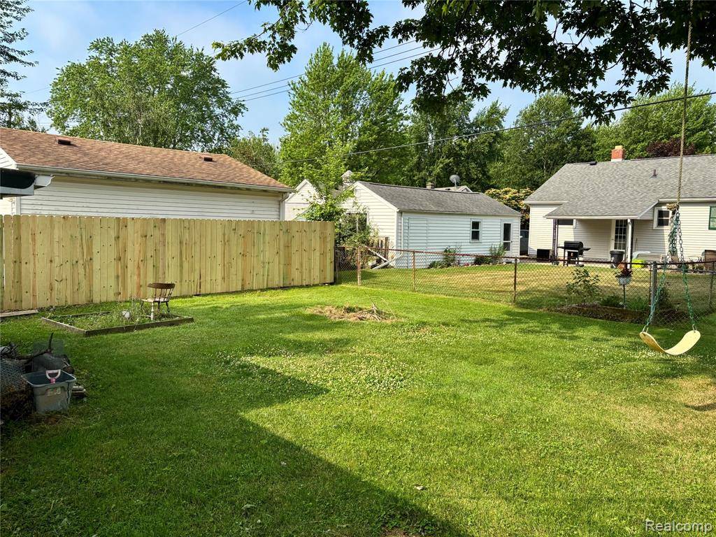 Marine City, MI 48039,165 N 5th Street