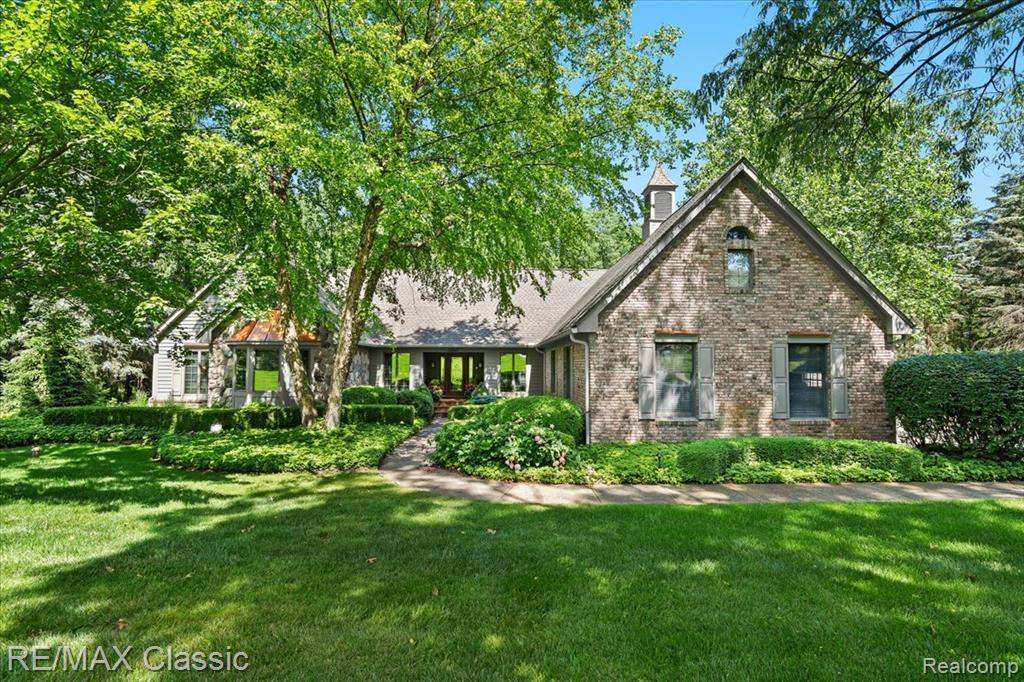 1245 Oak Hollow Drive, Milford Twp, MI 48380