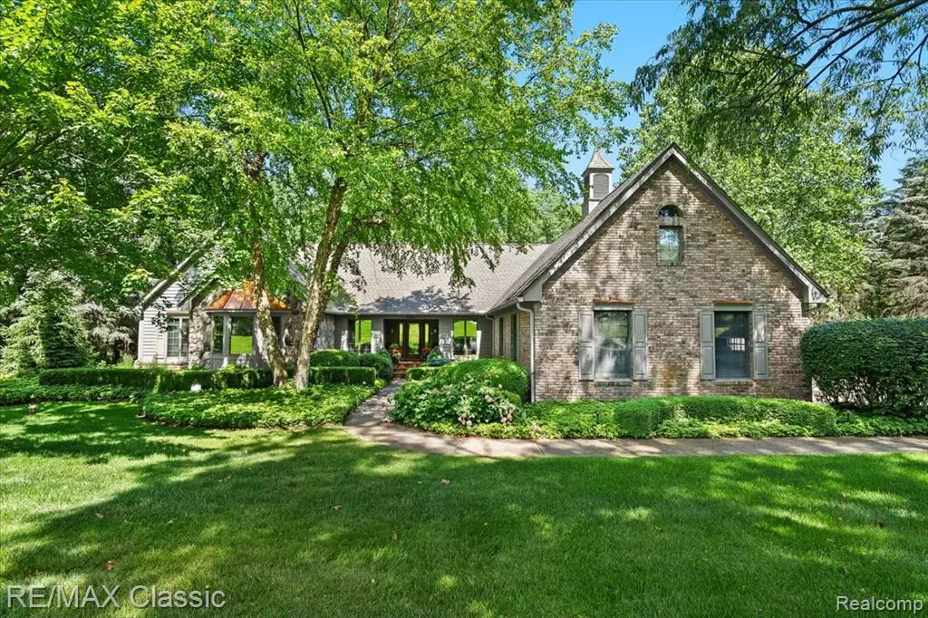Milford Twp, MI 48380,1245 Oak Hollow Drive