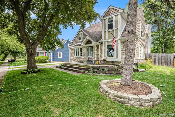 Royal Oak, MI 48073,618 Walnut Avenue