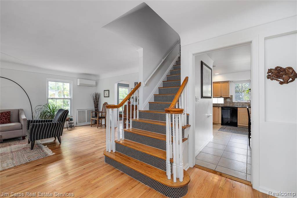 Grosse Pointe, MI 48230,1011 Cadieux Road