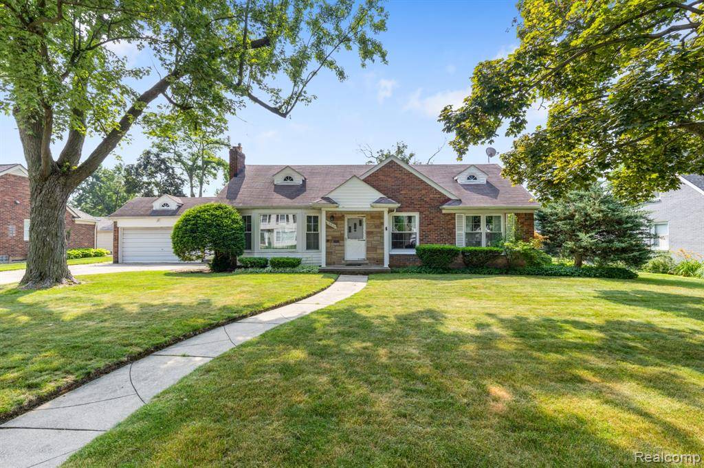 32086 Auburn Drive, Beverly Hills Vlg, MI 48025