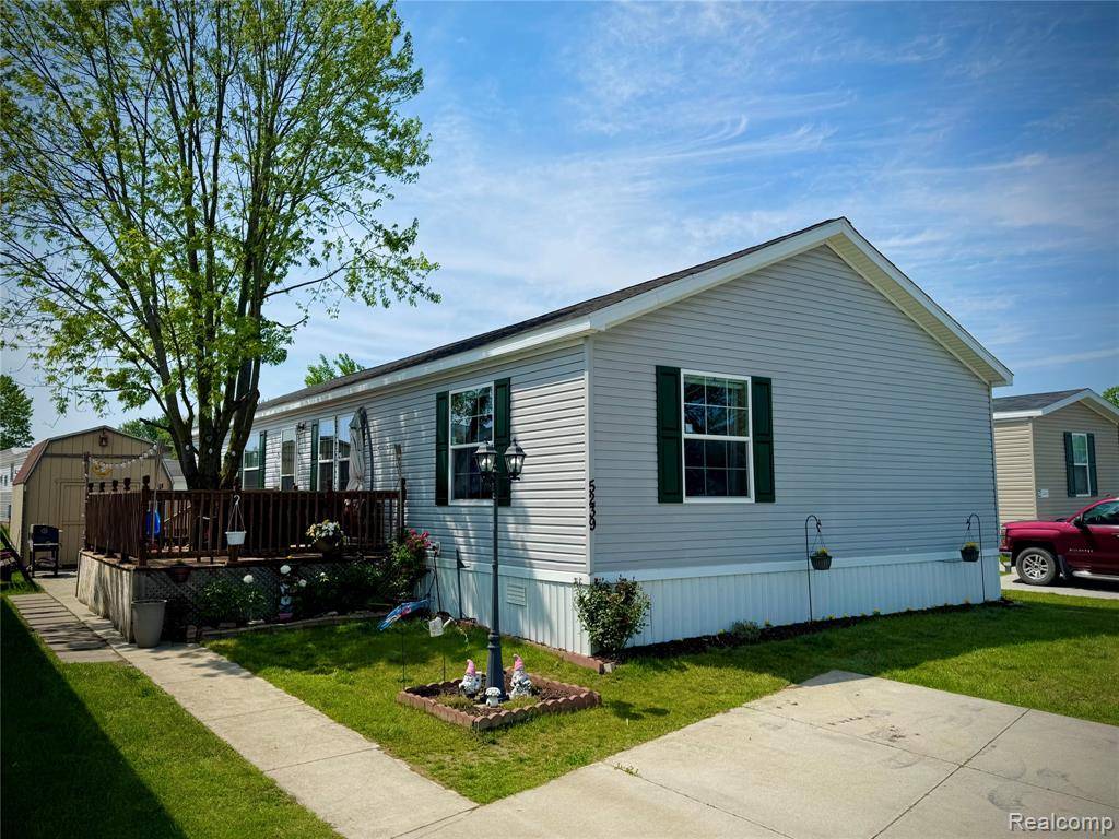 5239 Americana Ln, Casco Twp, MI 48064