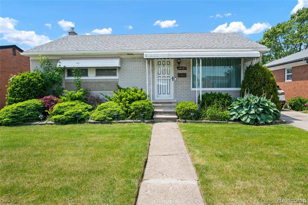 24585 Johnston Avenue, Eastpointe, MI 48021
