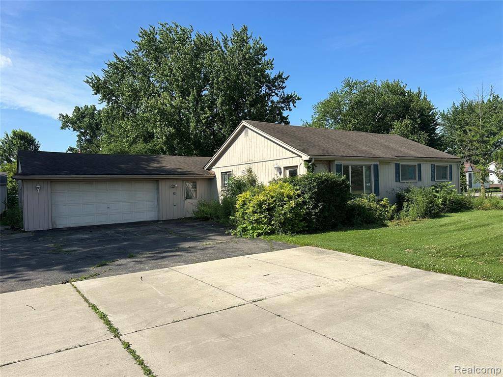 20580 21 Mile Road, Macomb Twp, MI 48044